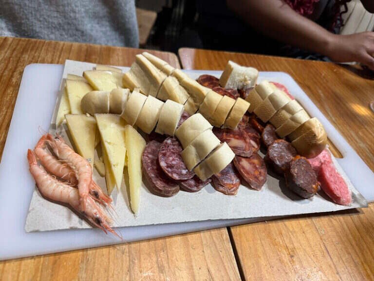 ABACERIA EL APÓSTOL, bar o restaurante en Castilleja de la Cuesta, Sevilla