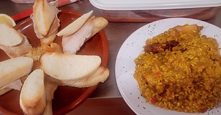 Al-alba café y tapas, bar o restaurante en Salteras, Sevilla