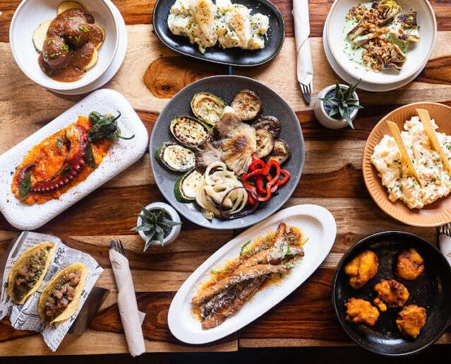 Artefacto Bar – Restaurante, bar o restaurante en Macarena, Sevilla