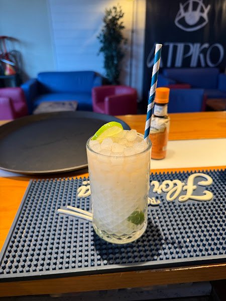 ATIPIKO Cocktail bar, bar o restaurante en Mairena del Aljarafe, Sevilla
