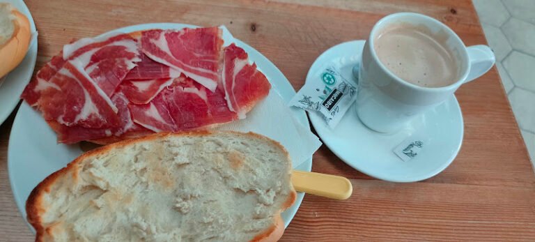 Auténtico Le Gurmē, bar o restaurante en Utrera, Sevilla