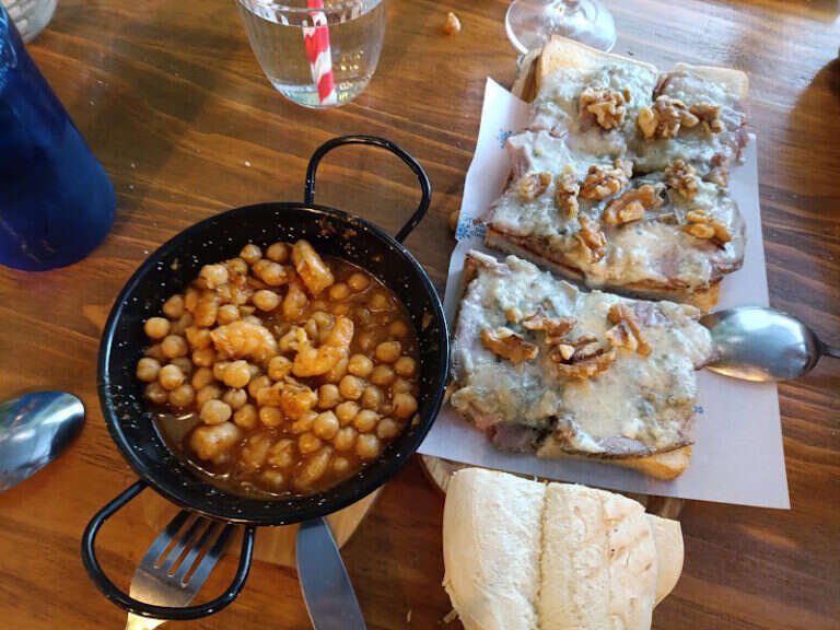 Bar Alboronía Manjares Selectos, bar o restaurante en Alcalá de Guadaíra, Sevilla