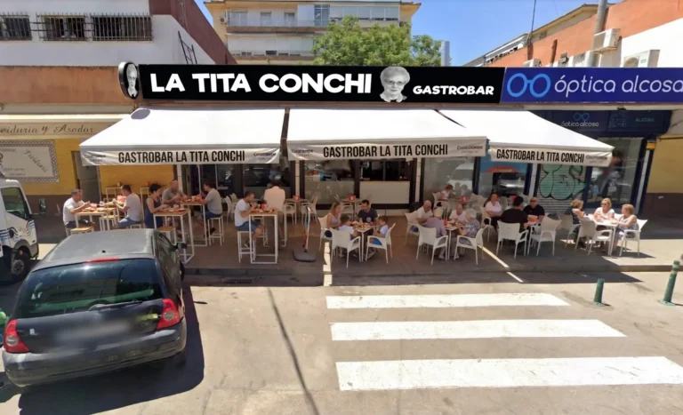 La Tita Conchi Gastrobar, bar o ristorante a Parque Alcosa, Sevilla