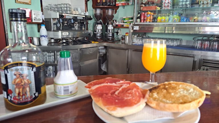 Bar Alondra, bar o restaurante en Villanueva del Ariscal, Sevilla