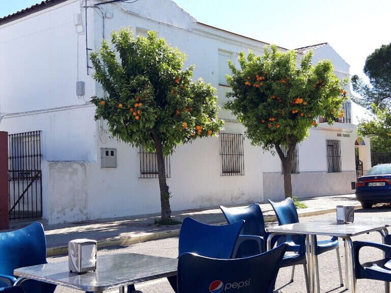 Bar cafeteria fali, bar o restaurante en Trajano, Utrera, Sevilla