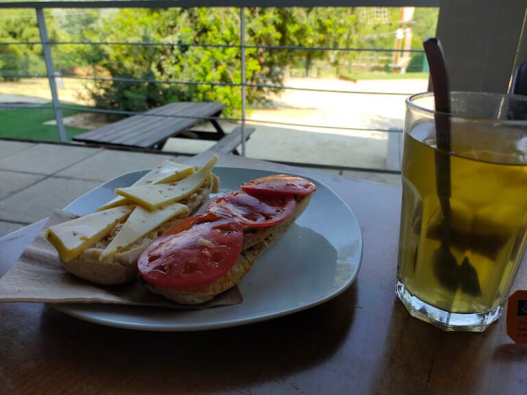 Bar cafetería Guadiamar, bar o restaurante en Aznalcázar, Sevilla