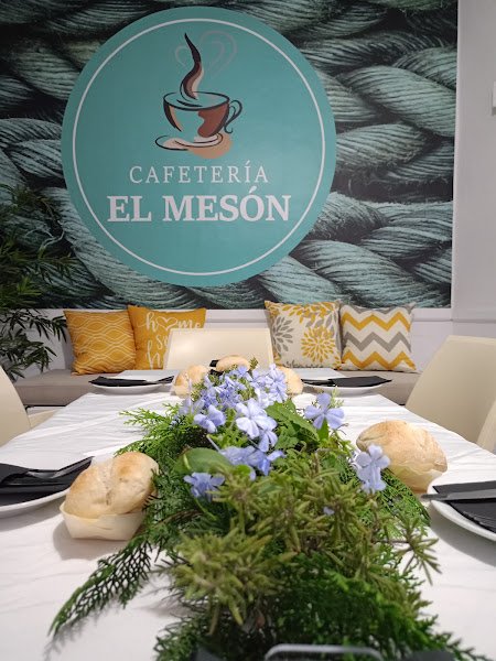 Bar El Mesón, bar o restaurante en Carrión de los Céspedes, Sevilla