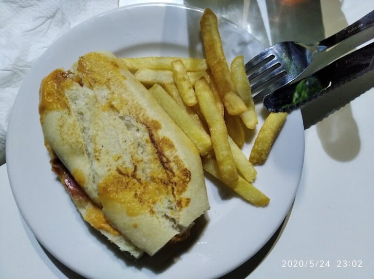 Bar El Tapeo, bar o restaurante en Salteras, Sevilla