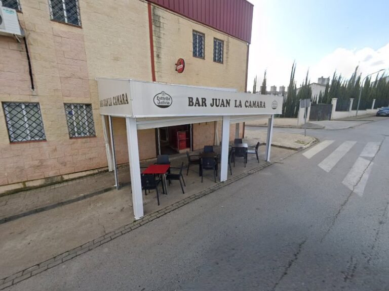 BAR JUAN LA CAMARA, bar o restaurante en Pilas, Sevilla