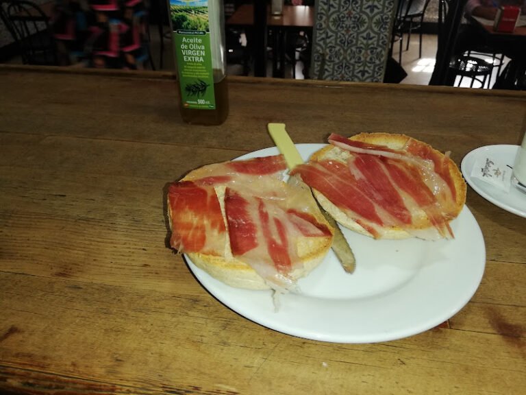 Bar La Cochera, bar o restaurante en Dos Hermanas, Sevilla