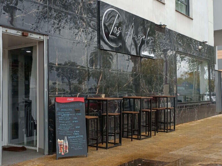 Bar Los Ángeles, bar o restaurante en Sevilla