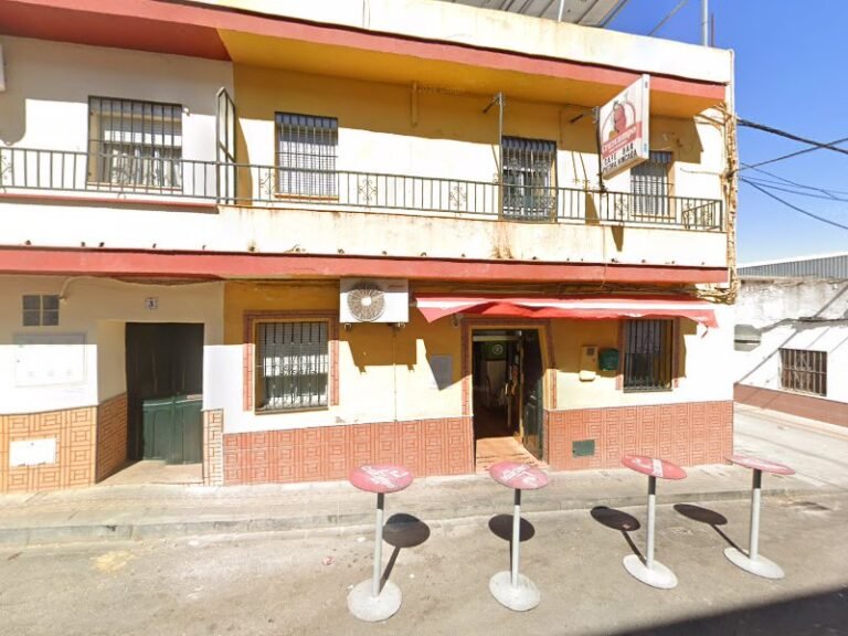 Bar Piedra Hincada, bar o restaurante en Polígono Piedra Hincada, Alcalá de Guadaíra, Sevilla