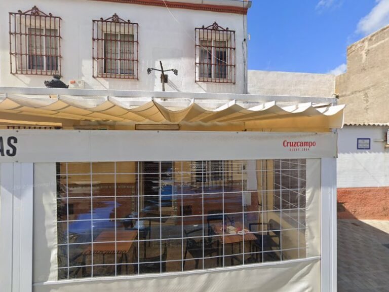 Bar Tres Puertas, bar o restaurante en Olivares, Sevilla