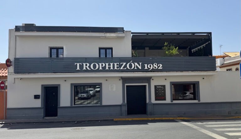 Bar Trophezon1982, bar o restaurante en Dos Hermanas, Sevilla