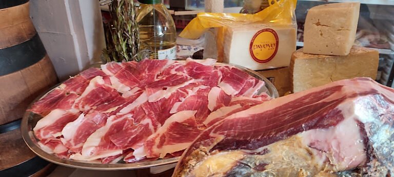 Bar Vermuteria A Granel., bar o restaurante en Sevilla