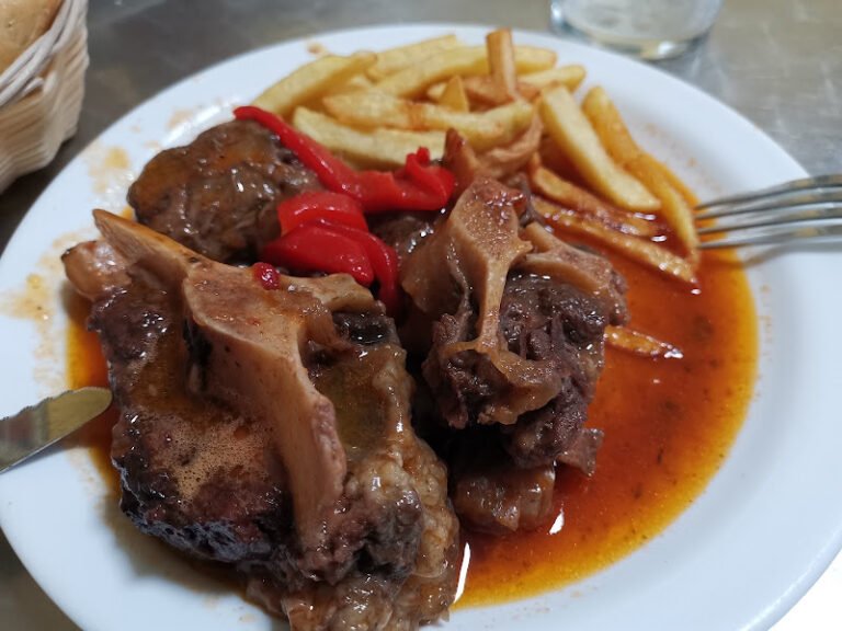 Bar Zapico, bar o restaurante en Cerro del Águila, Sevilla