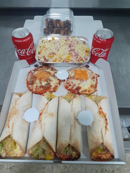 Bocateria pizzeria TOÑI, bar o restaurante en Utrera, Sevilla