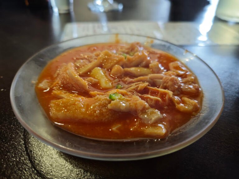Bodega Caiman, bar o restaurante en Bollullos de la Mitación, Sevilla