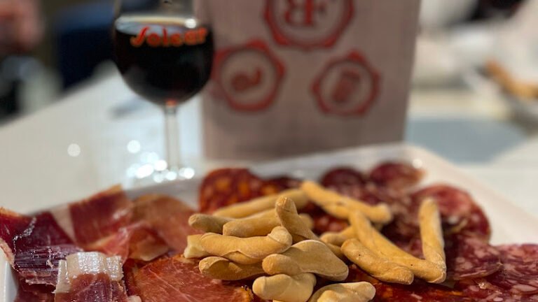 Bodega Fernández, bar o restaurante en Carmona, Sevilla