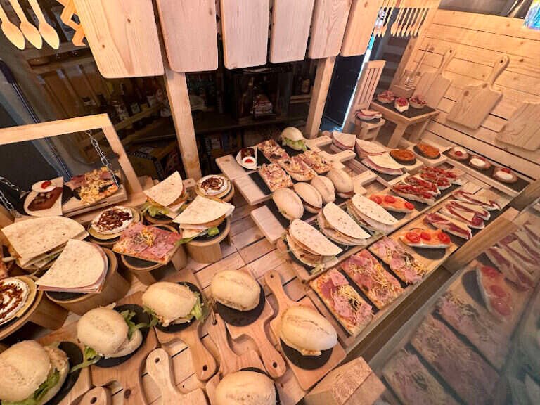 Bodega La nueva esquina, bar o restaurante en Amate, Sevilla