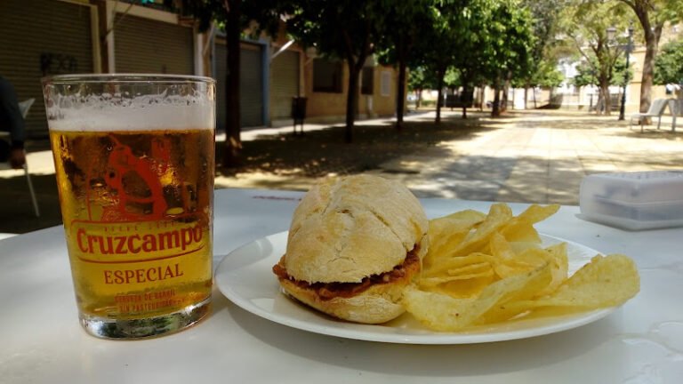 Bodeguita los caracoles, bar o restaurante en Mairena del Aljarafe, Sevilla
