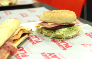 Burguer Play, bar o restaurante en Los Palacios y Villafranca, Sevilla