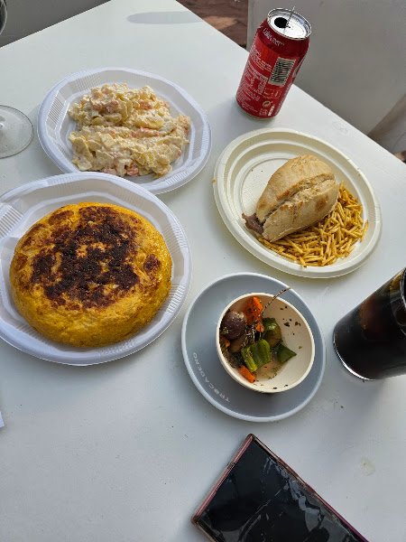 Café Bar Abacería Cuatro caminos, bar o restaurante en Cerro del Águila, Sevilla