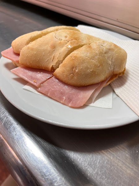 Café Bar Cofiñal, bar o restaurante en Los Remedios, Sevilla