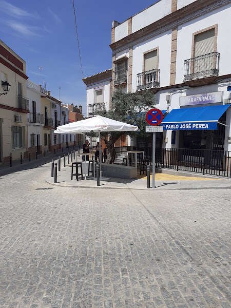 Café Bar La Garrocha, bar o restaurante en Sanlúcar la Mayor, Sevilla