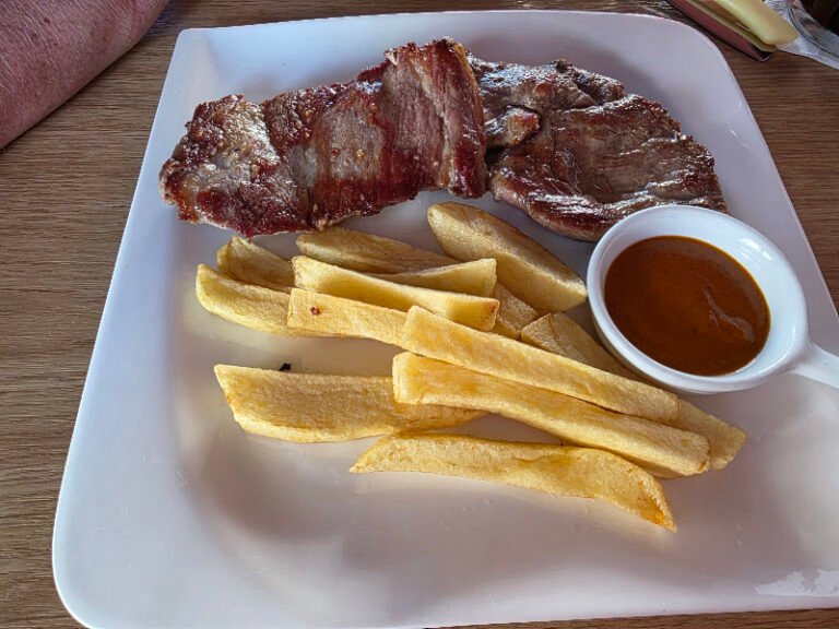 Cafe Bar La Gloria, bar o restaurante en Sevilla