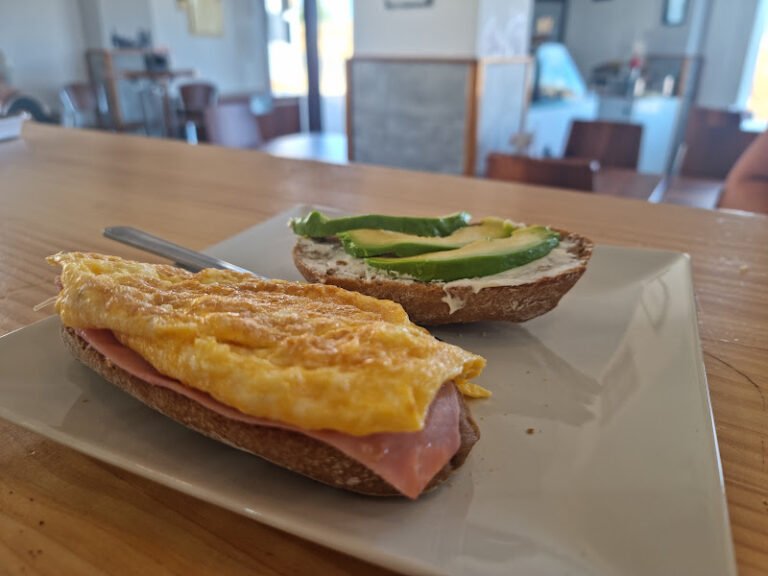 CAFE BAR PARIS, bar o restaurante en Villanueva del Ariscal, Sevilla
