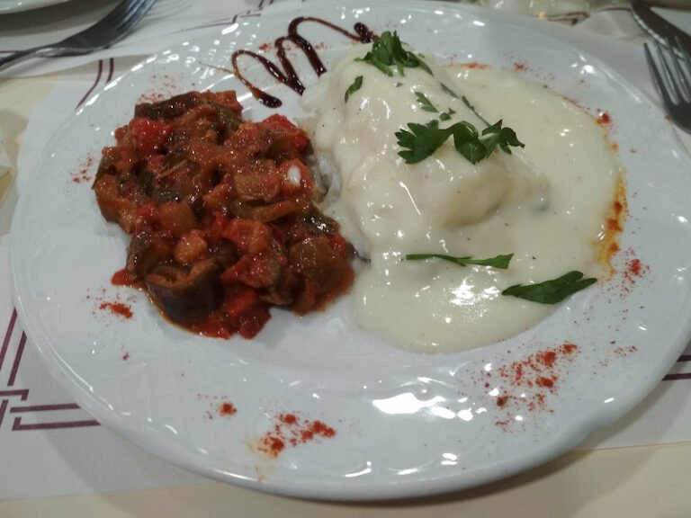 Cafetería Asunción 3, bar o restaurante en Los Remedios, Sevilla