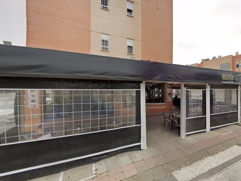 Cafeteria Avenida, bar o restaurante en Palomares del Río, Sevilla