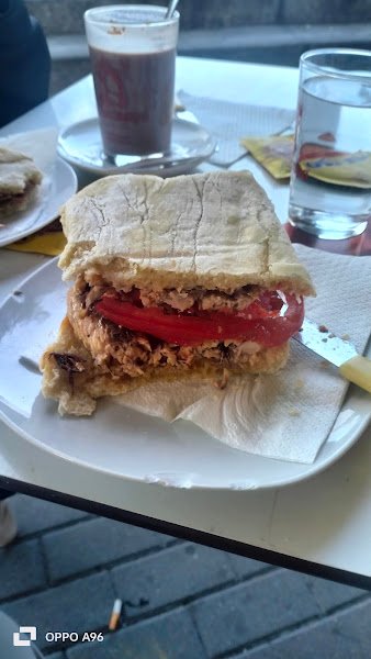 Cafetería Bola 8, bar o restaurante en Alcalá de Guadaíra, Sevilla