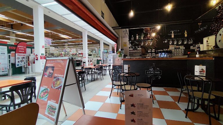 Cafetería Casa Moreno, bar o restaurante en Sevilla Este, Sevilla