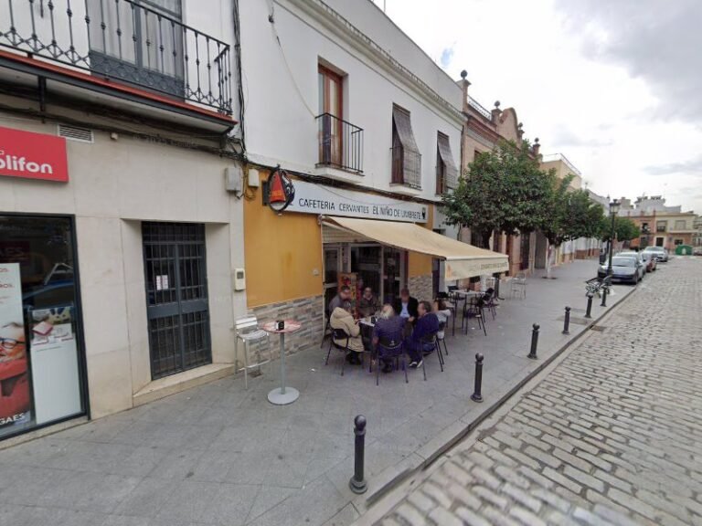 CAFETERIA CERVANTES EL NIÑO DE UMBRETE, bar o restaurante en Coria del Río, Sevilla