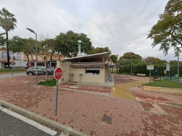 Cafetería Churrería Irlandes, bar o restaurante en Palomares del Río, Sevilla
