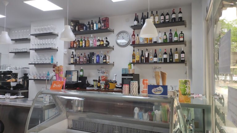 Cafetería Damelo To, bar o restaurante en Sevilla Este, Sevilla