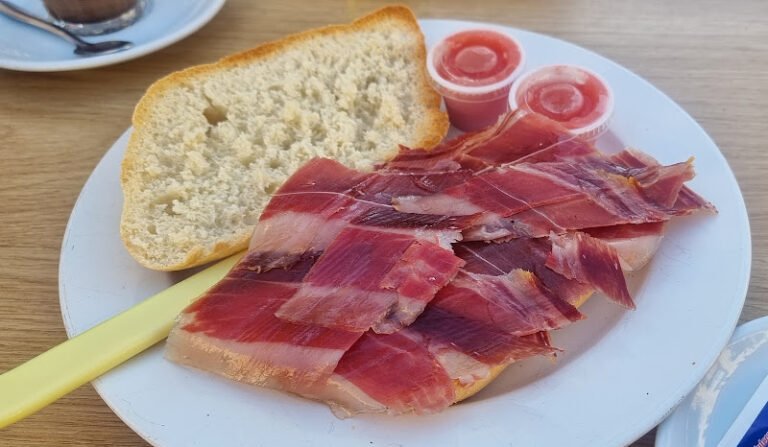 Cafetería Don Café, bar o restaurante en Sevilla