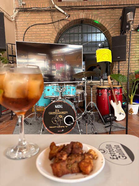 Cafetería El Recreo Cantillana, bar o restaurante en Cantillana, Sevilla