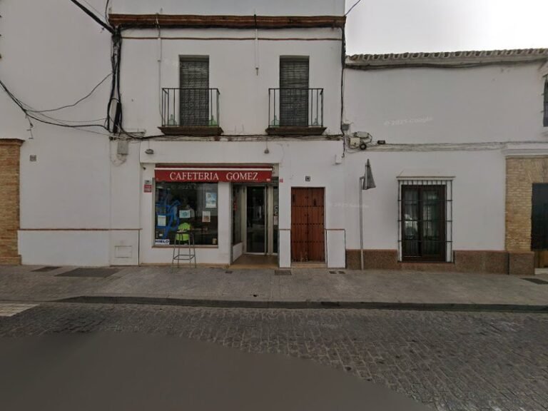Cafetería Gómez, bar o restaurante en Carmona, Sevilla