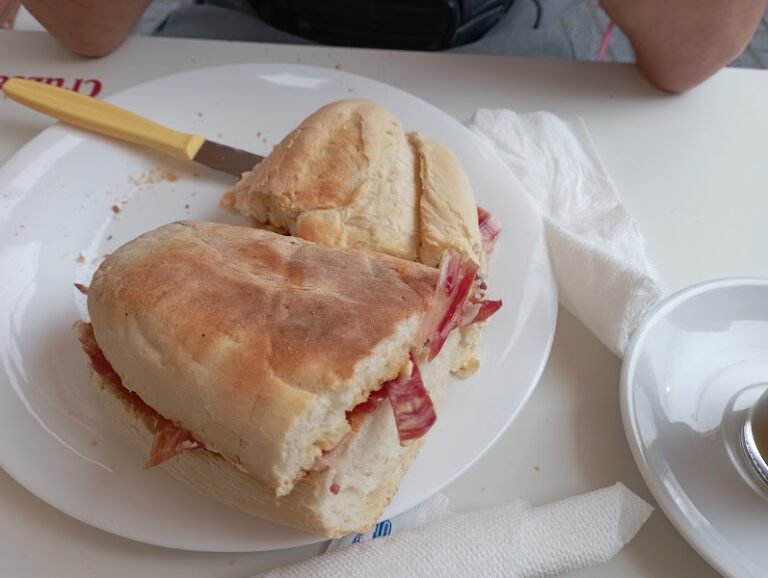 Cafetería Heladería Veracruz, bar o restaurante en Dos Hermanas, Sevilla