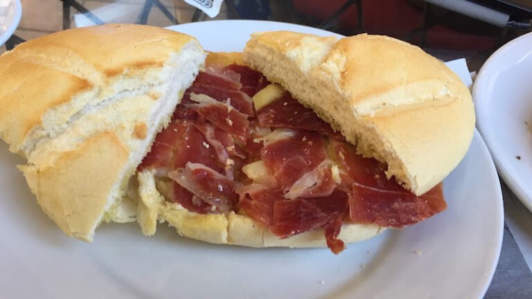 Cafetería Joco, bar o restaurante en Umbrete, Sevilla