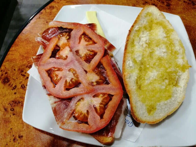 Cafeteria la callejuela, bar o restaurante en Alcalá de Guadaíra, Sevilla