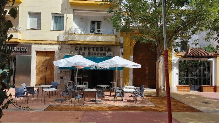 Cafeteria La Sierra, bar o restaurante en Macarena, Sevilla