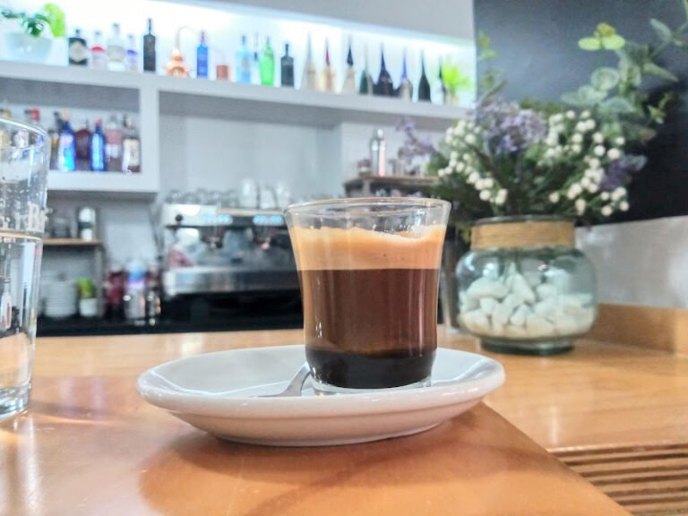 Cafetería Manhattan, bar o restaurante en Los Palacios y Villafranca, Sevilla