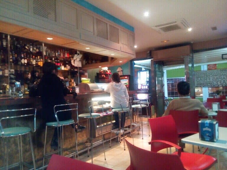 Cafeteria Pierrot, bar o restaurante en Los Palacios y Villafranca, Sevilla