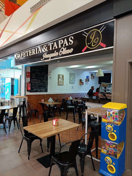 Cafetería y Tapas Joaquín Olmo, bar o restaurante en Dos Hermanas, Sevilla