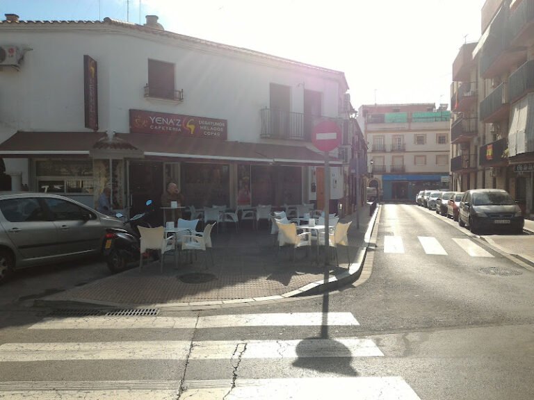 Cafetería Yenaz 1, bar o restaurante en Alcalá de Guadaíra, Sevilla