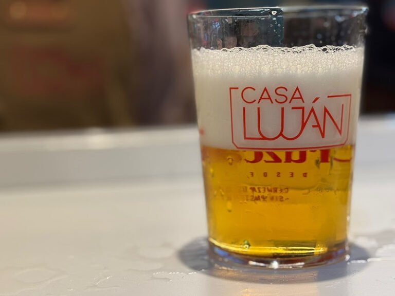 Casa Luján, bar o restaurante en Los Remedios, Sevilla